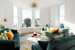 Rutland Heights, New Elegant Coastal Apartment in Torquay Just Mins From Beach with Onsite Parking